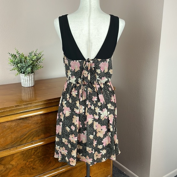 Pins and Needles flower and polka dot dress - Picture 2 of 7